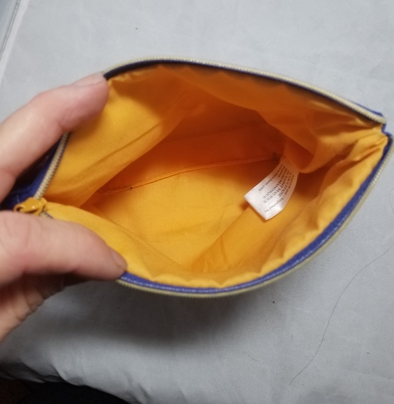 Virginie Morgand for L'Occitane Cosmetic Bag - Picture 3 of 4